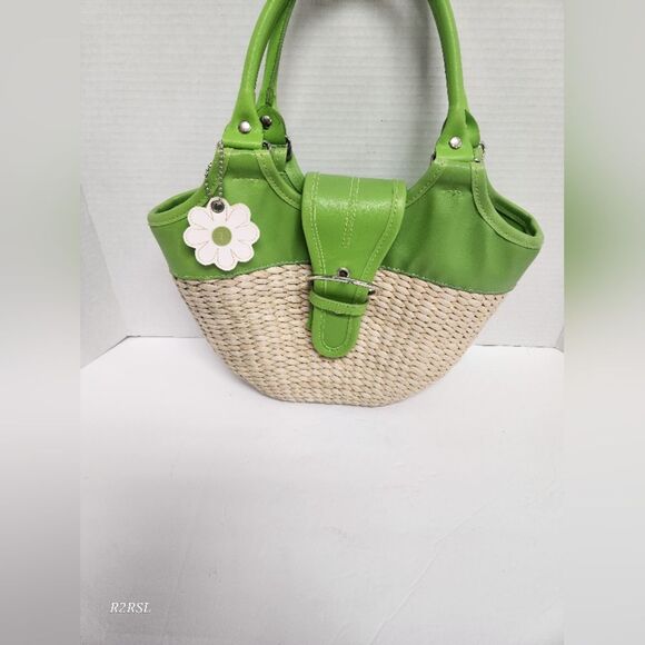 Green Wicker Bag With Flower - Picture 1 of 12